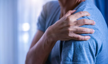 ডায়াবেটিস রোগীর কাঁধে ব্যথার কারণ ও প্রতিকার