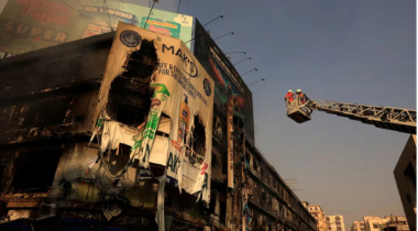 পাকিস্তানে মার্কেটে মর্মান্তিক অগ্নিকাণ্ড, এক দোকানেই মিলল ৩০ মরদেহ